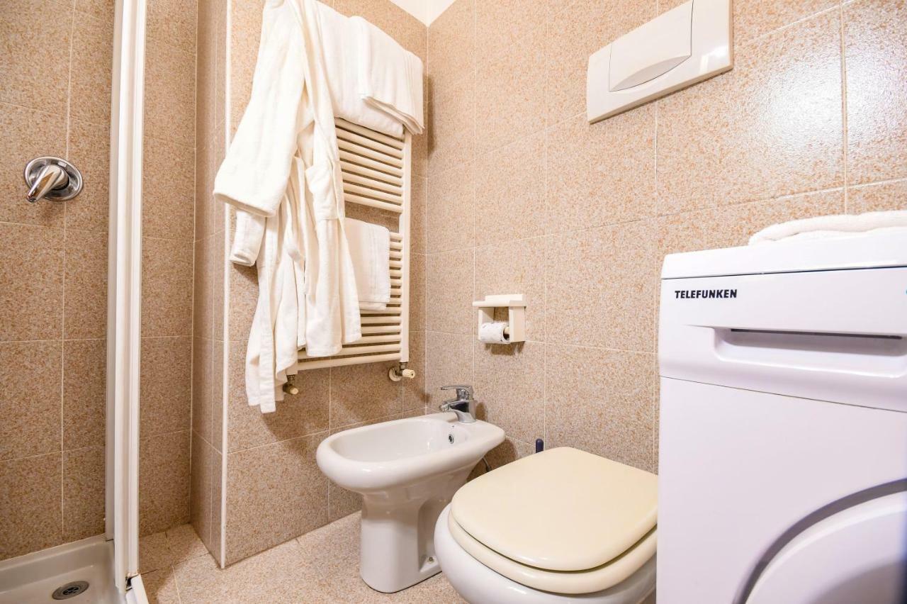 Catullo Apartments ซีร์มิโอเน ภายนอก รูปภาพ