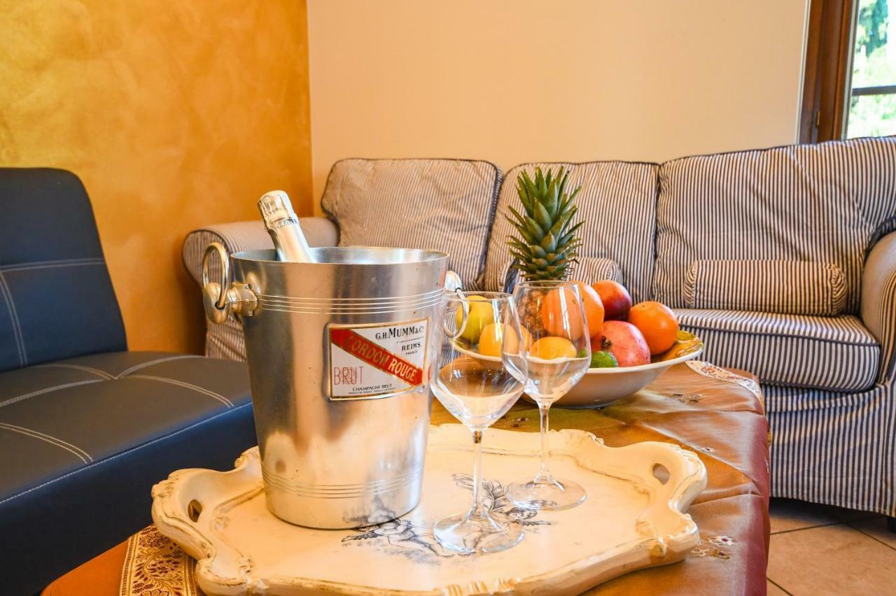 Catullo Apartments ซีร์มิโอเน ภายนอก รูปภาพ
